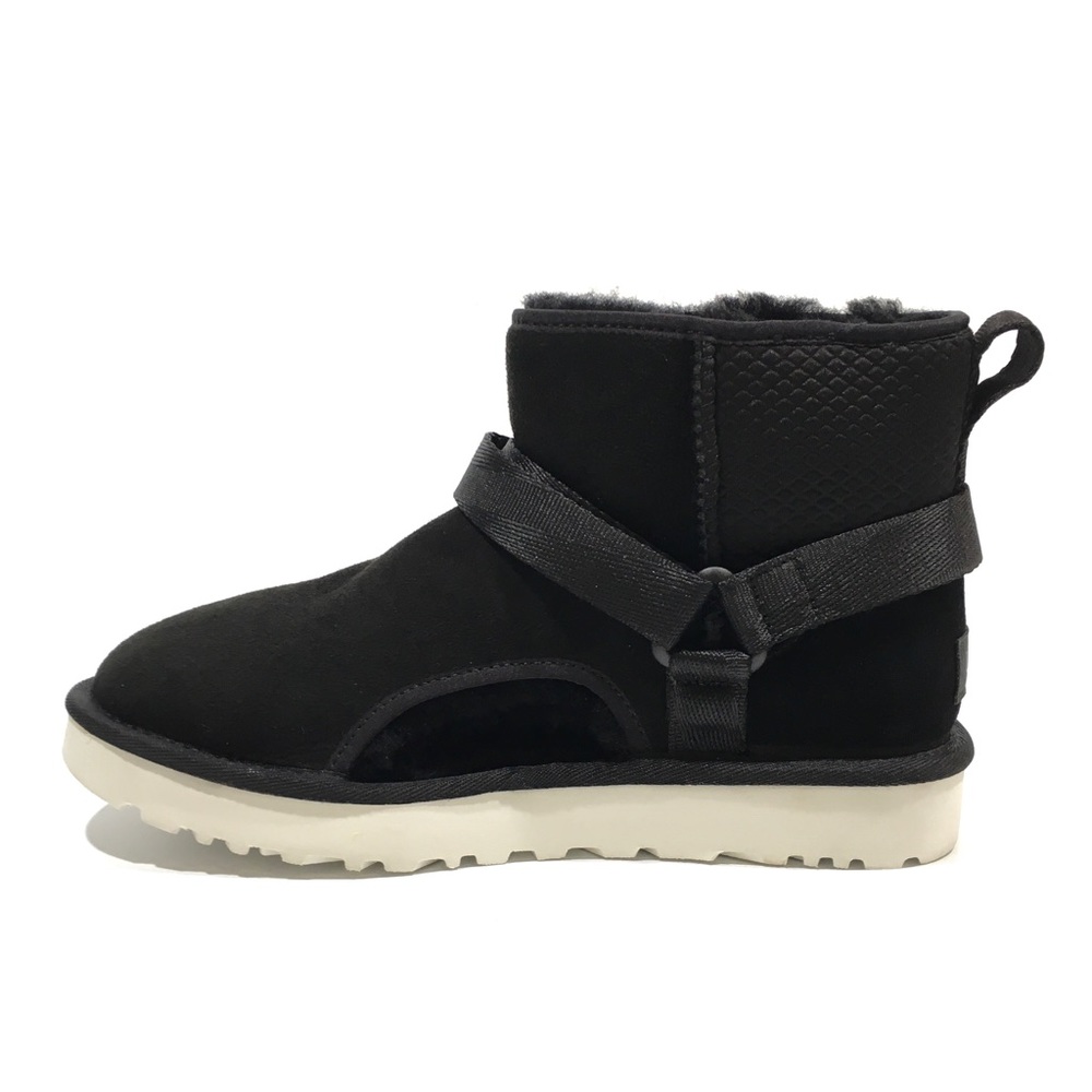 RARE! UGG TEVA COLLAB HYBRID SPORTS BOOT -BLACK -WOMEN US 7 -NEW